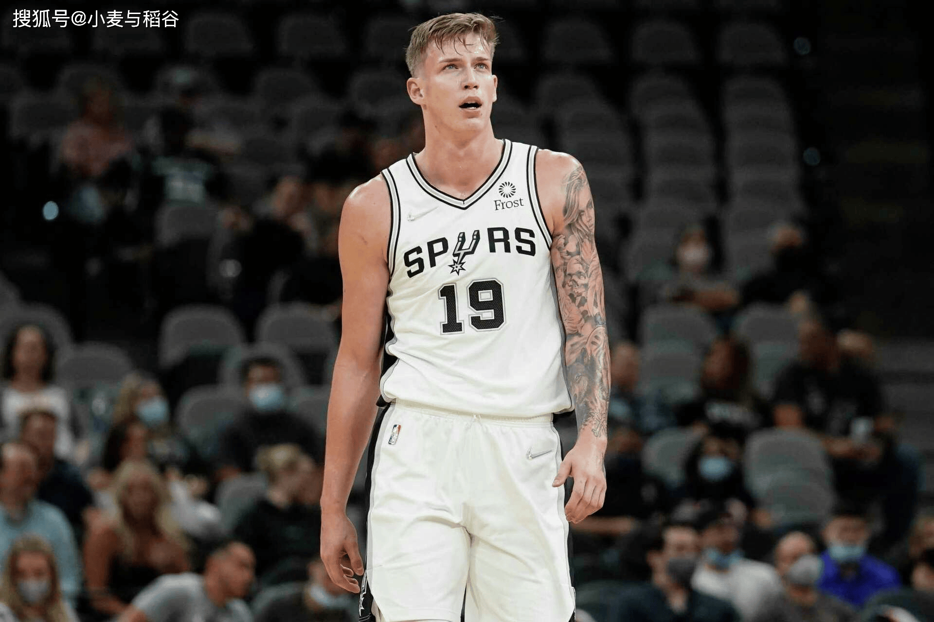 圣安东尼奥马刺迎西甲关键赛，集结日临场应变，底气十足，医务组通报恢复