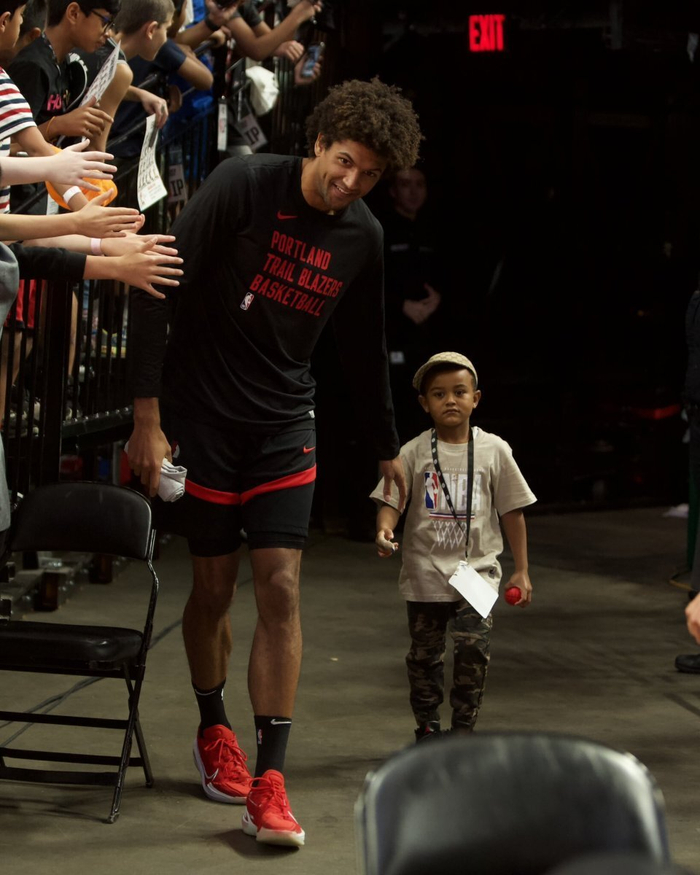 开云登陆入口-波特兰开拓者训练开放日，清晨回应争议引欢呼，全明星赛在即，细节决定成败-开云登陆入口