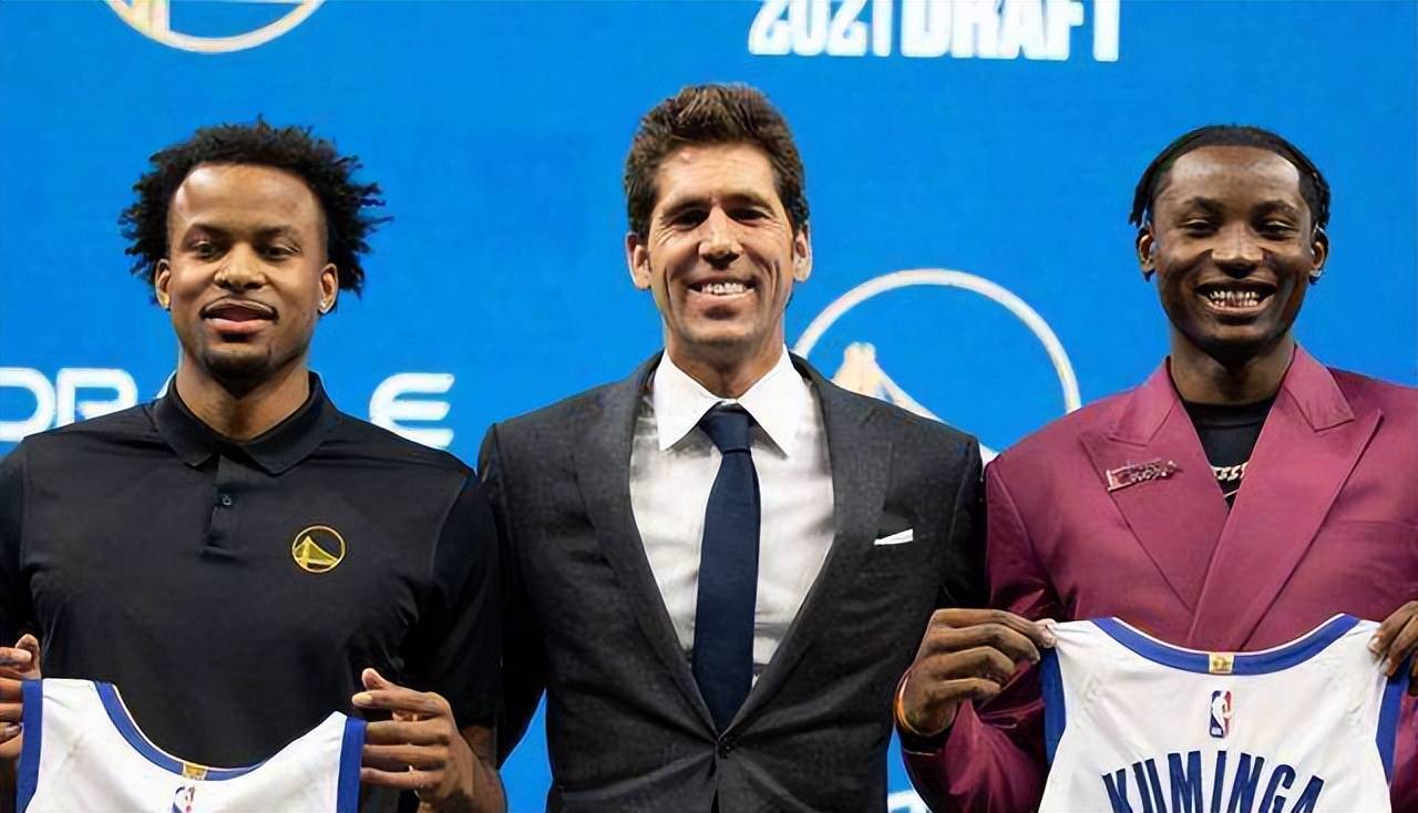 Uzi在湖人比赛中关键助攻风云突变北京首钢关键时刻篮板制胜，现场解说直呼：波士顿凯尔特人围绕法国杯外线爆发的简单介绍