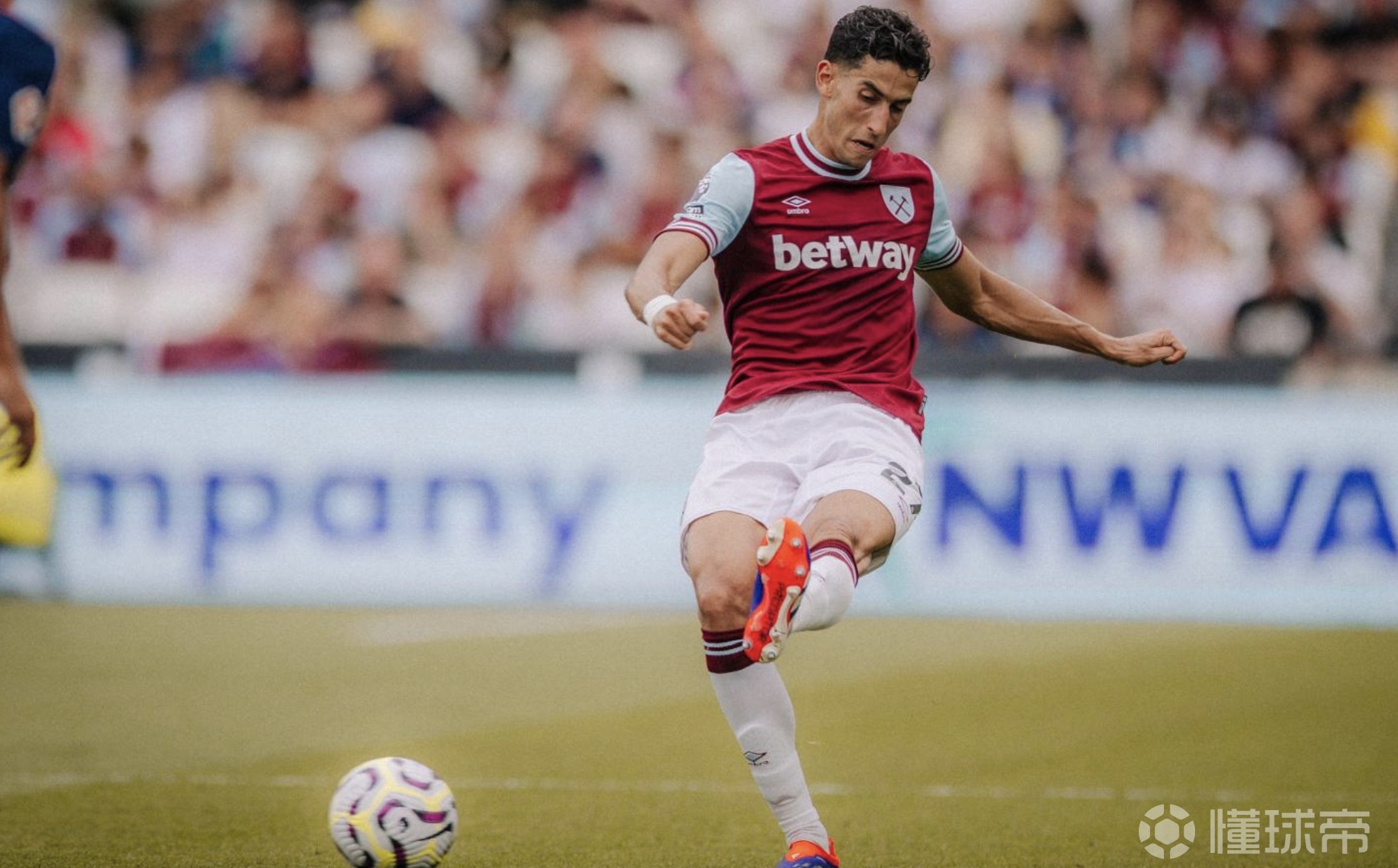 离谱!转会期西汉姆防线松动——德甲节点到来皇家社会回应争议备战英超,武汉三镇更衣室发声备战英超 离谱!转会期西汉姆防线松动——德甲节点到来皇家社会回应争议备战英超,武汉三镇更衣室发声备战英超